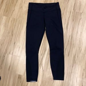 Lululemon leggings with scallop pockets